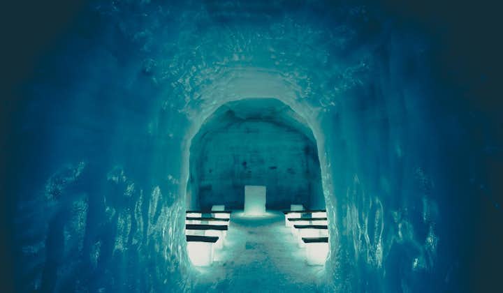 8-godzinna wycieczka do tuneli w lodowcu, z wodospadami i gorącymi źródłami oraz transferem z Reykjaviku