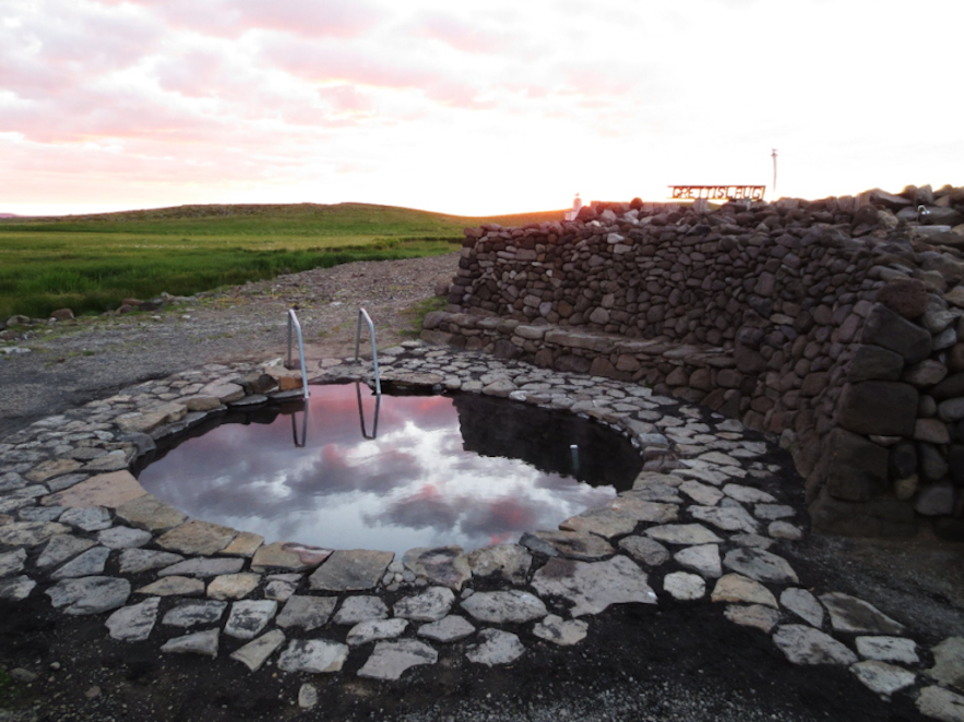 Grettislaug er en populære varm kilde på Nord-Island, oppkalt etter vikingen Grette Åsmundsson den sterke