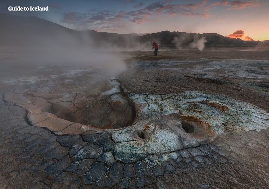 Du solltest auf keinen Fall eine der heißen Quellen im Geothermalgebiet Námaskarð betreten!