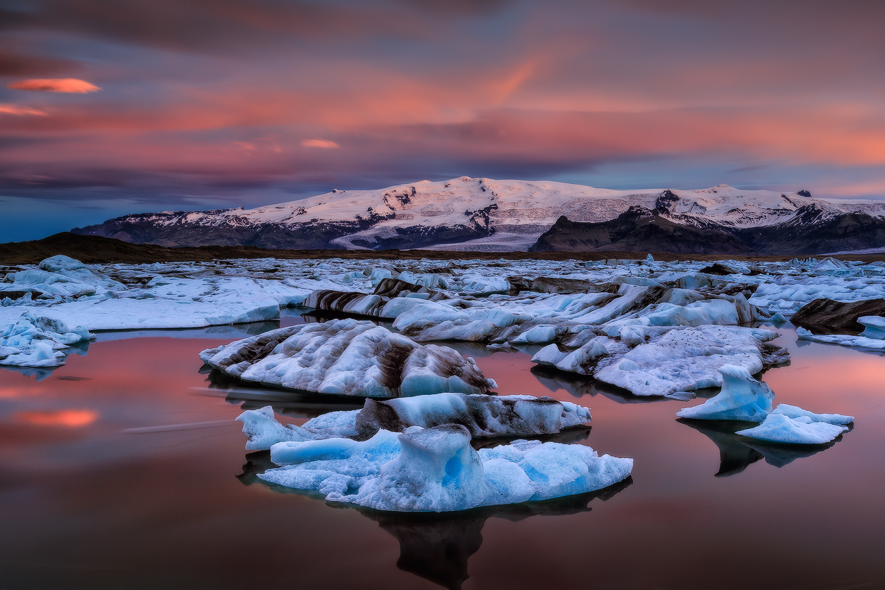 Jökurlsárlón glacier lagoon in its winter glory.