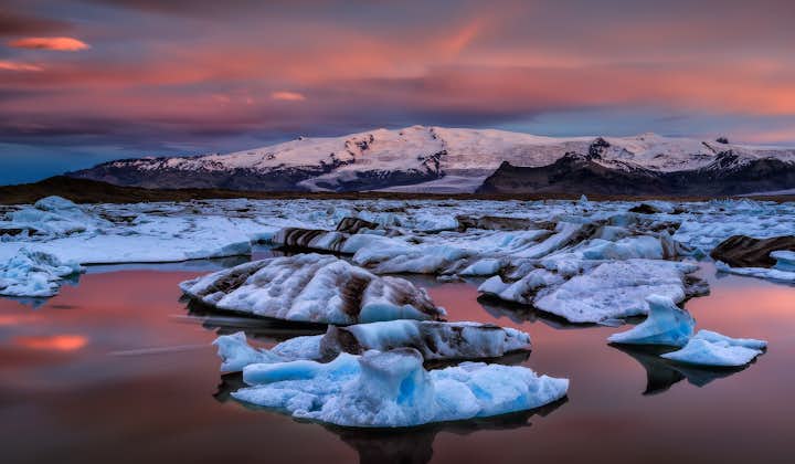 Jökurlsárlón glacier lagoon in its winter glory.