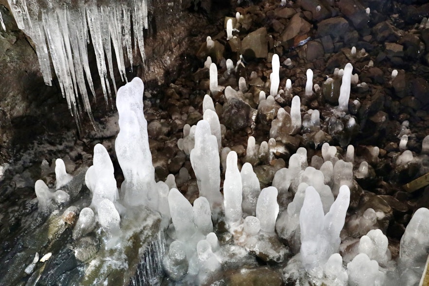 Vidgmeimir 洞穴內冰柱