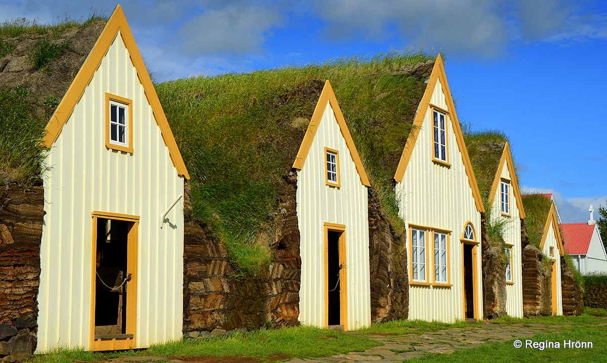 The historic Glaumbær Turf House in North-Iceland | Guide...