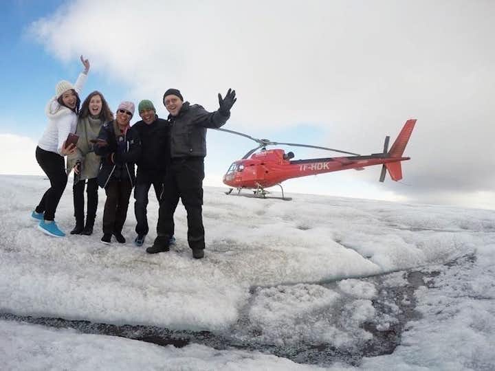 photo de groupe lors de notre sortie hélicoptère en Islande