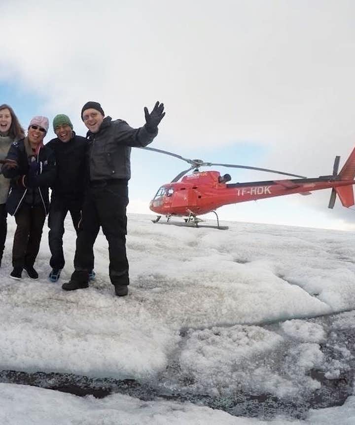 photo de groupe lors de notre sortie hélicoptère en Islande
