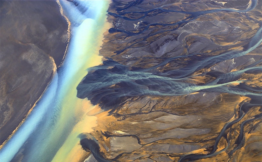 Widok z lotu ptaka na zachwycające i eklektyczne krajobrazy Islandii