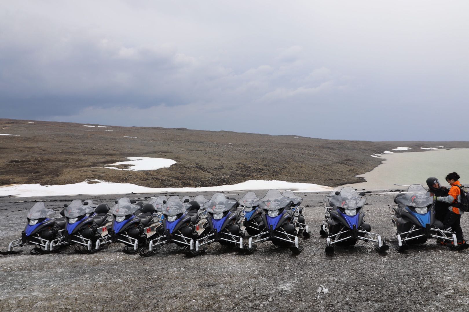 冰島旅行團體驗| 朗格冰川雪地電單車(Snowmobile)---冰川上的「狂野 