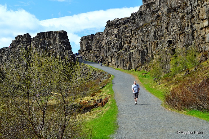 Almannagja gorge Thngvellir National Park, one of the most popular Golden Circle attractions