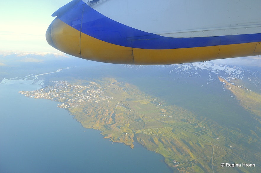 Flying to Reykjavík from Akureyri