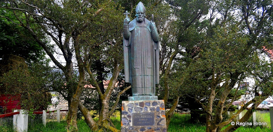 The statue of Jón Arason at Munkaþverá
