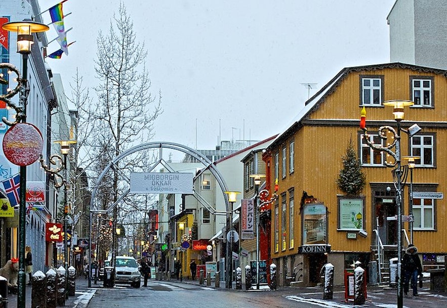 Laugavegur购物主街有数量众多的冰岛酒店、餐厅、酒吧、商店