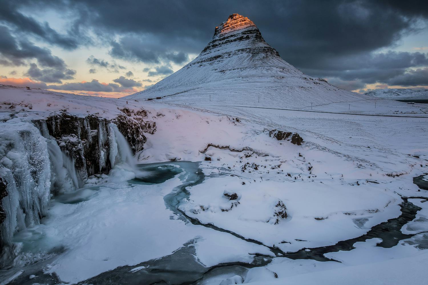 Kirkjufell est connue pour être la montagne la plus photographiée d'Islande.