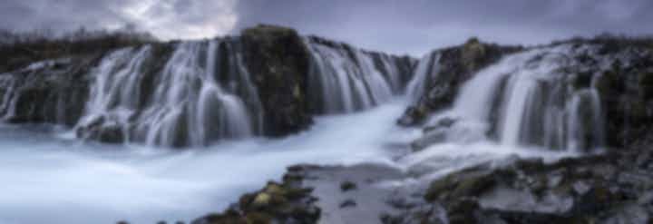 アイスランドの滝を楽しむツアー