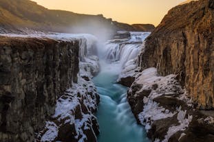 Der Gullfoss-Wasserfall macht ein Drittel der berühmten Golden Circle-Touristenroute aus.
