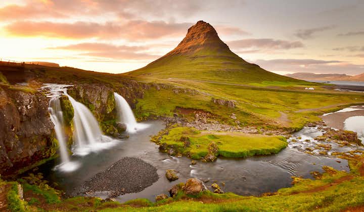 斯奈山半岛虽然是相对小众的景区，但其上的草帽山景点却是冰岛出镜率最高的山
