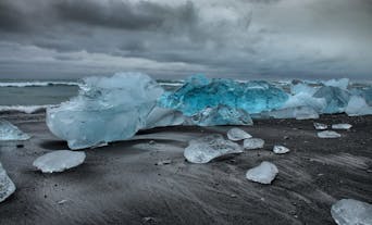 Icebergs at Jökulsárlón glacier lagoon in Southwest Iceland
