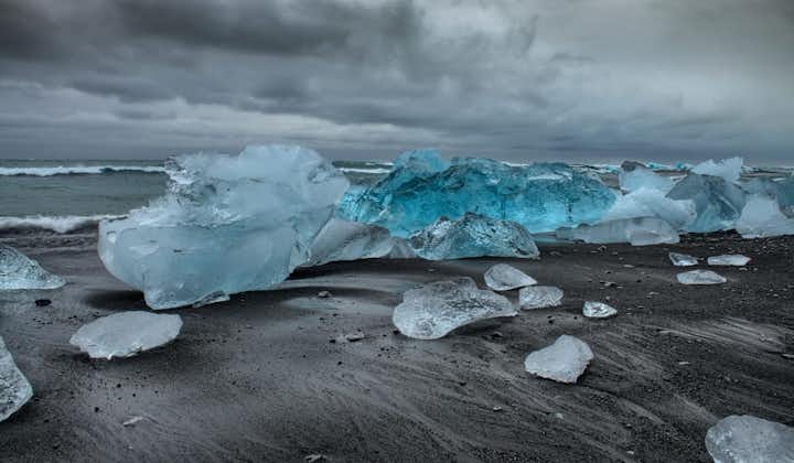 Icebergs at Jökulsárlón glacier lagoon in Southwest Iceland