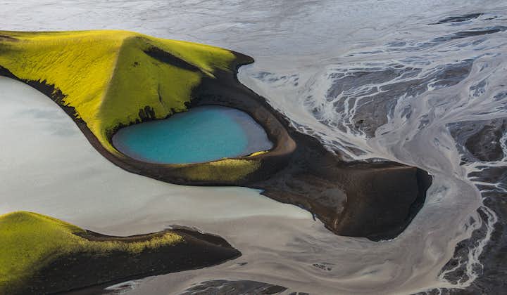 位于冰岛中央内陆高地的火山湖是冰岛高地中最值得拍摄的景色之一