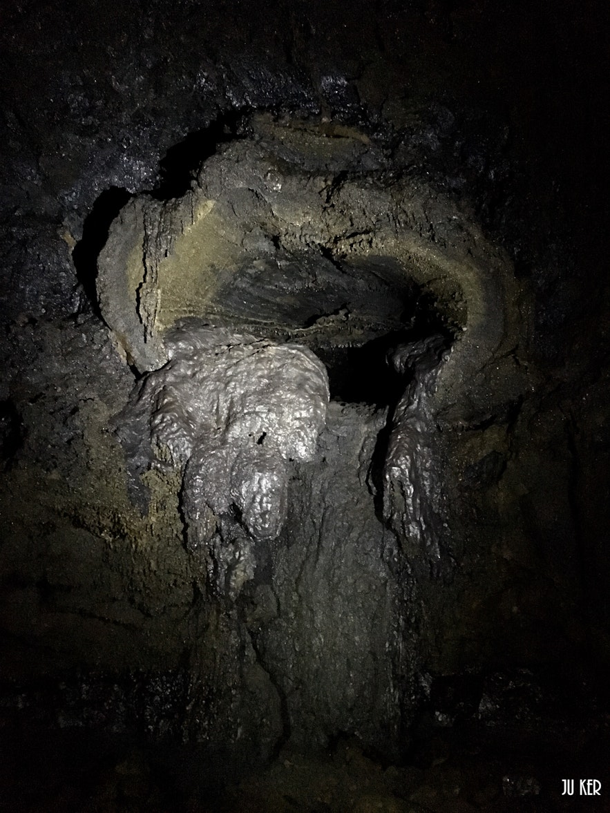 Raufarhólshellir : une expérience unique dans un tunnel de lave !