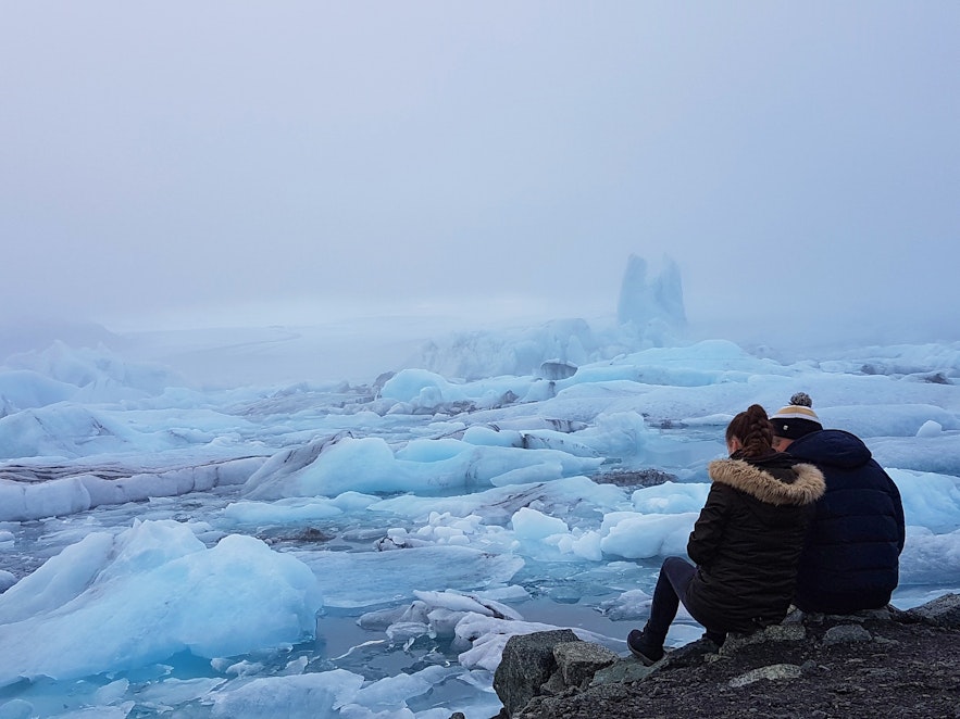 虽然冰岛确实有很多冰川覆盖，但是并没有人们想象中那么寒冷