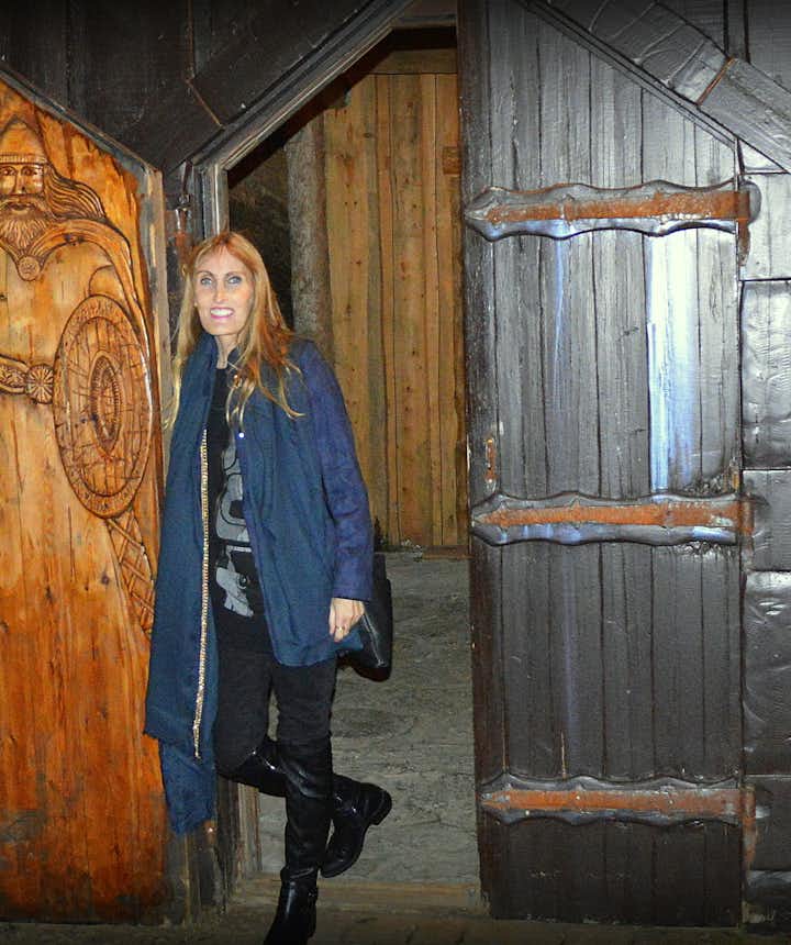 Regína at Ingólfsskáli turf longhouse replica in South-Iceland