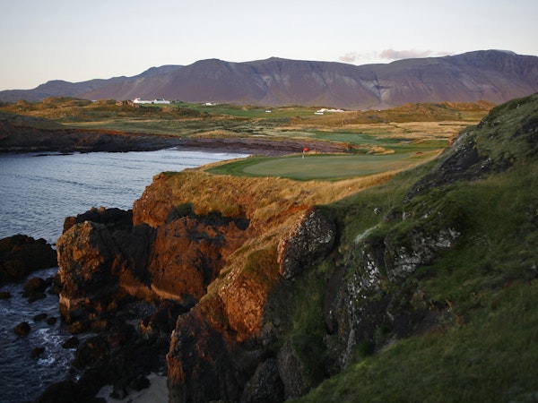 Golf in Iceland - Midnight Golf