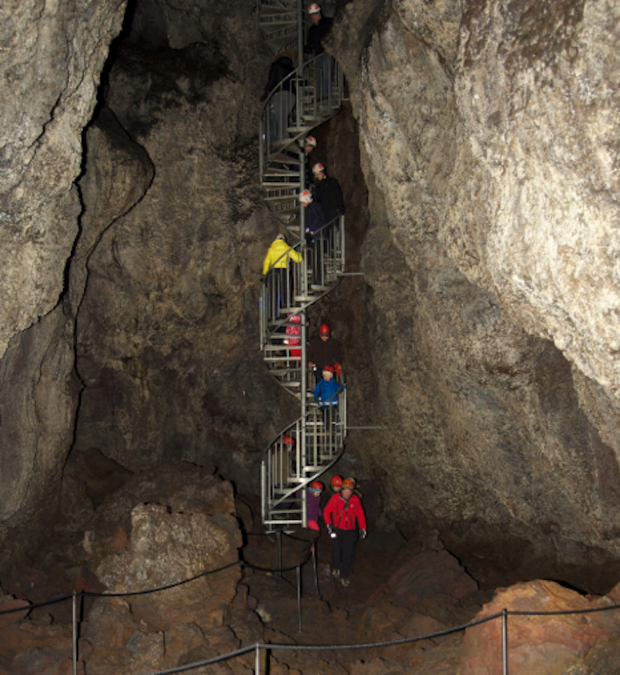 斯奈山半島火山岩洞洞穴探險旅行團