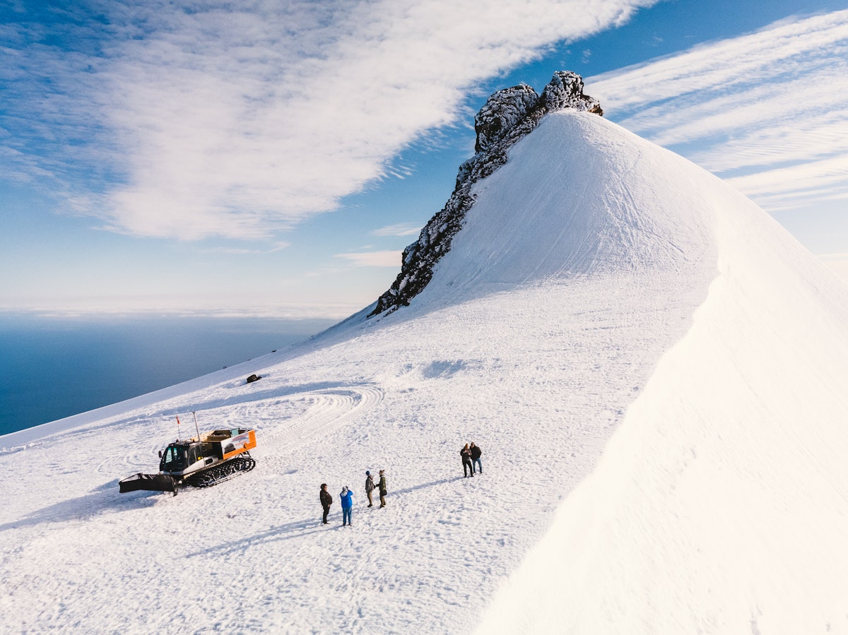 snowcat tour on snaefellsjokull glacier