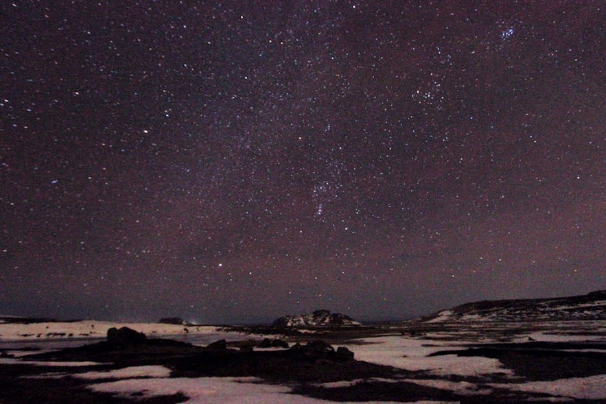 ดาวเต็มท้องฟ้าในประเทศไอซ์แลนด์ 