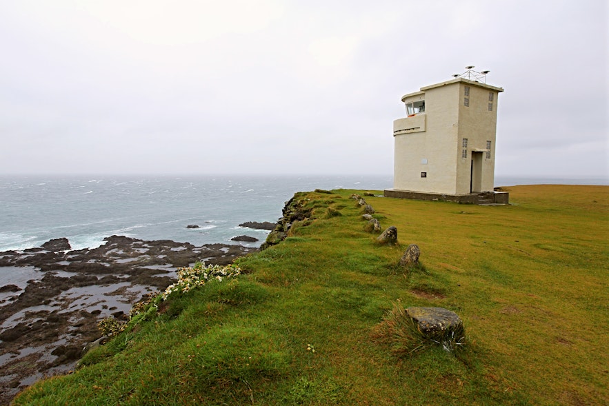 位于冰岛西峡湾内的Bjargtangar灯塔是标记了冰岛的最西角