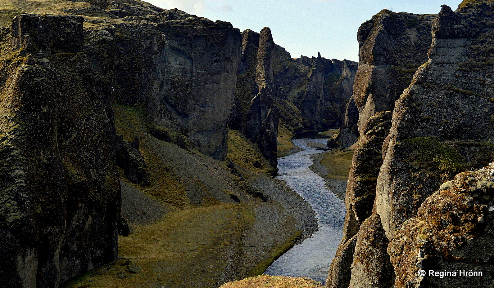 the-picturesque-fjadrargljufur-canyon-in-south-iceland-7.jpg