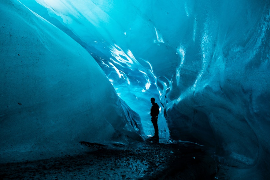 Las excursiones para ver las cuevas de hielo son de las más solicitadas.