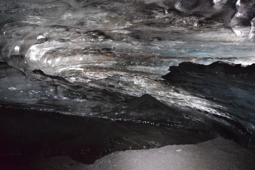 洞窟内部の氷の様子