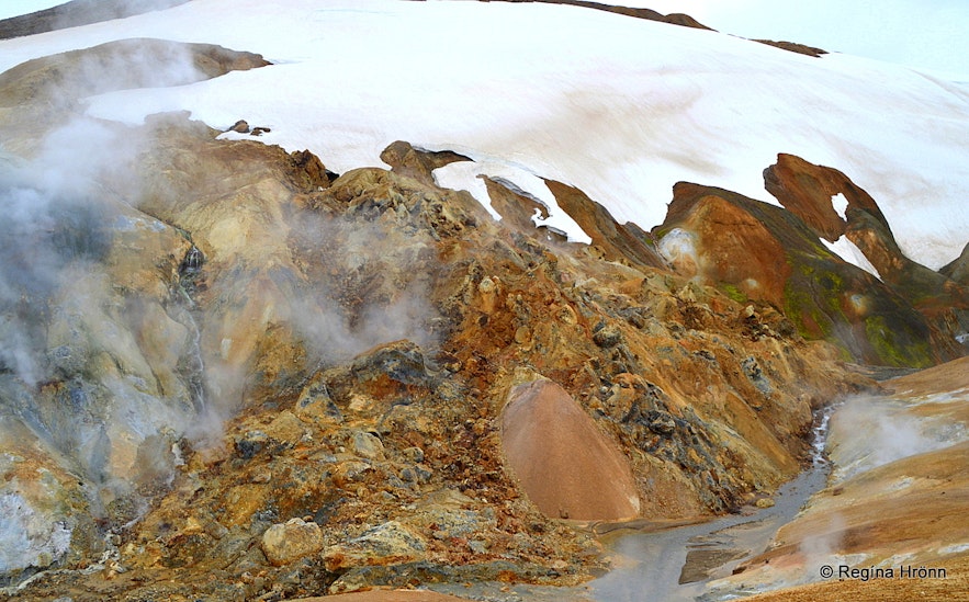 Kerlingarfjöll geothermal area in Hveradalir
