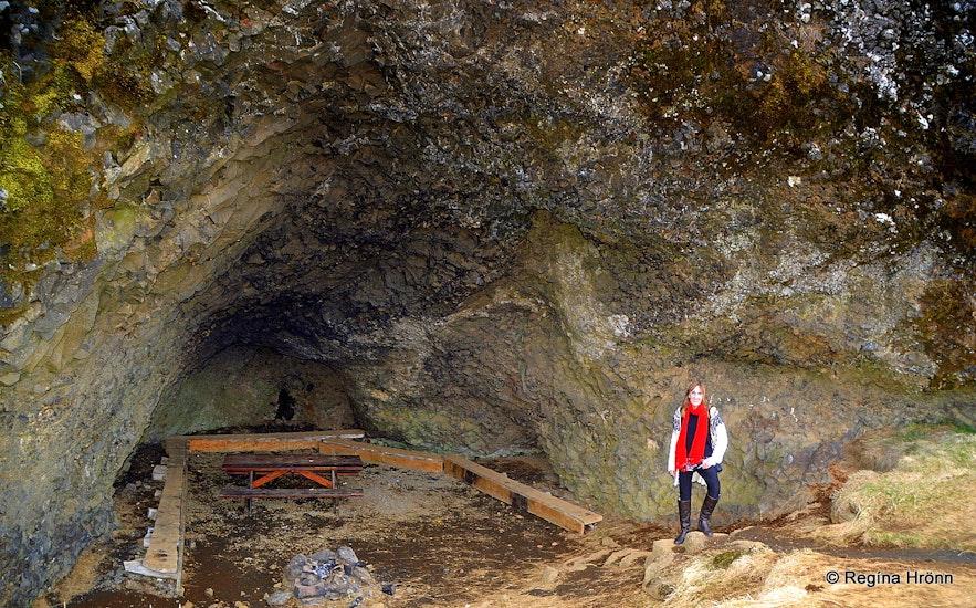 Regína in Stóri-Hellir cave in Hellisskógur forest