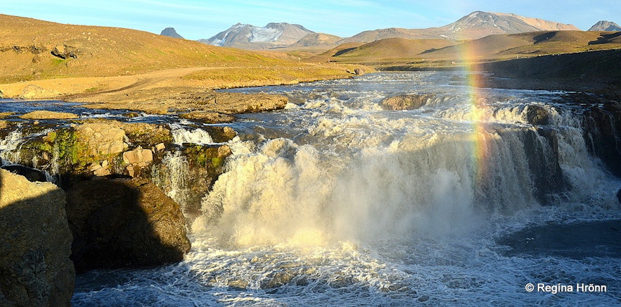 Gýgjarfoss waterfall in Jökulfall glacial river