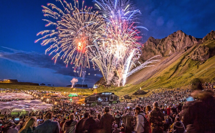 Þjóðhátíð-festivalen på Vestmannaøerne er en velbesøgt sommerfestival i Island.