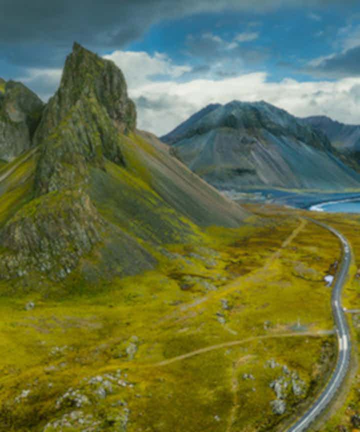 アイスランドのセルフドライブツアー（宿+レンタカー）