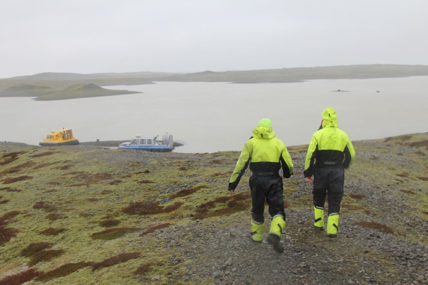 Братья-пилоты по дороге к ховеркрафтам, ледниковая лагуна, Исландия