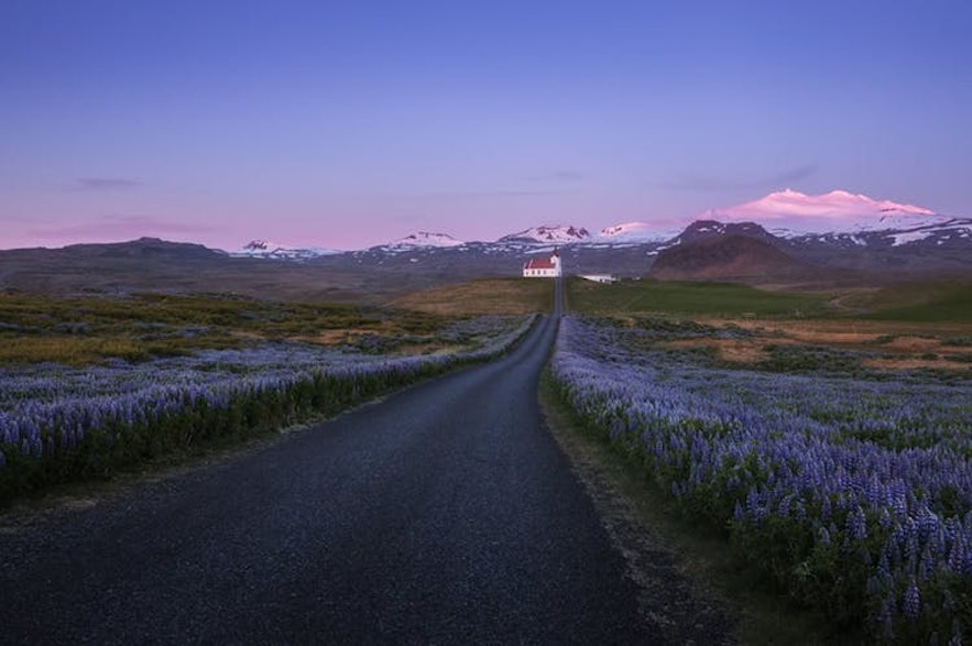 Snæfellsjökull-vulkaan in West-IJsland, van veraf gezien