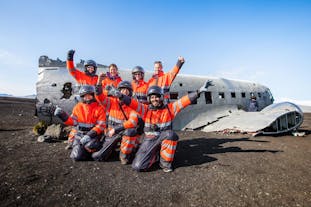 参加这个激动人心的ATV山地自行车旅行团到访冰岛南岸DC-3飞机残骸