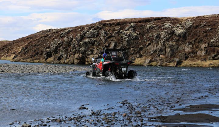 驾驶全地形车buggy可以让你轻松、愉快、安全地探索冰岛内陆高地