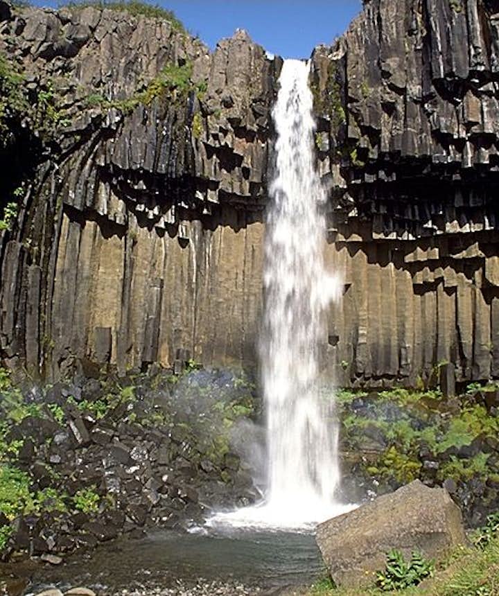 Wodospad Svartifoss. Zdjęcie od Wikimedia Commons - Andreas Tille
