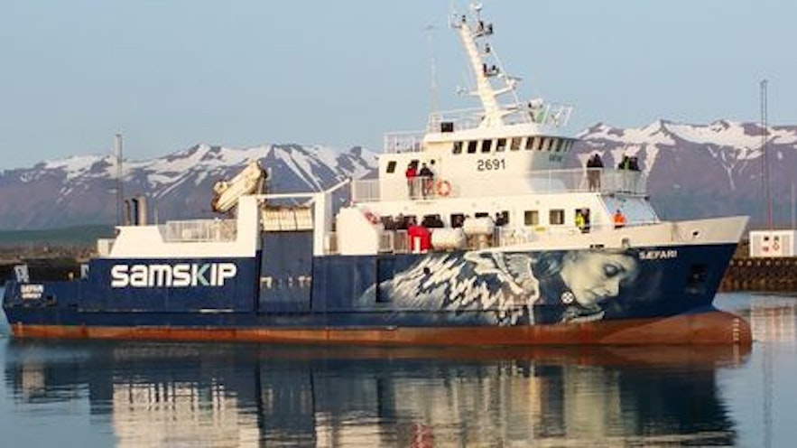 アイスランド北部のDalvík ―Grimsey島間を往復するフェリーは毎日就航。