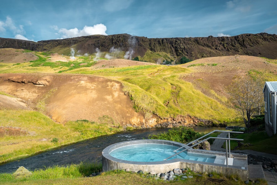 泡热水浴是非常冰岛的休闲方式