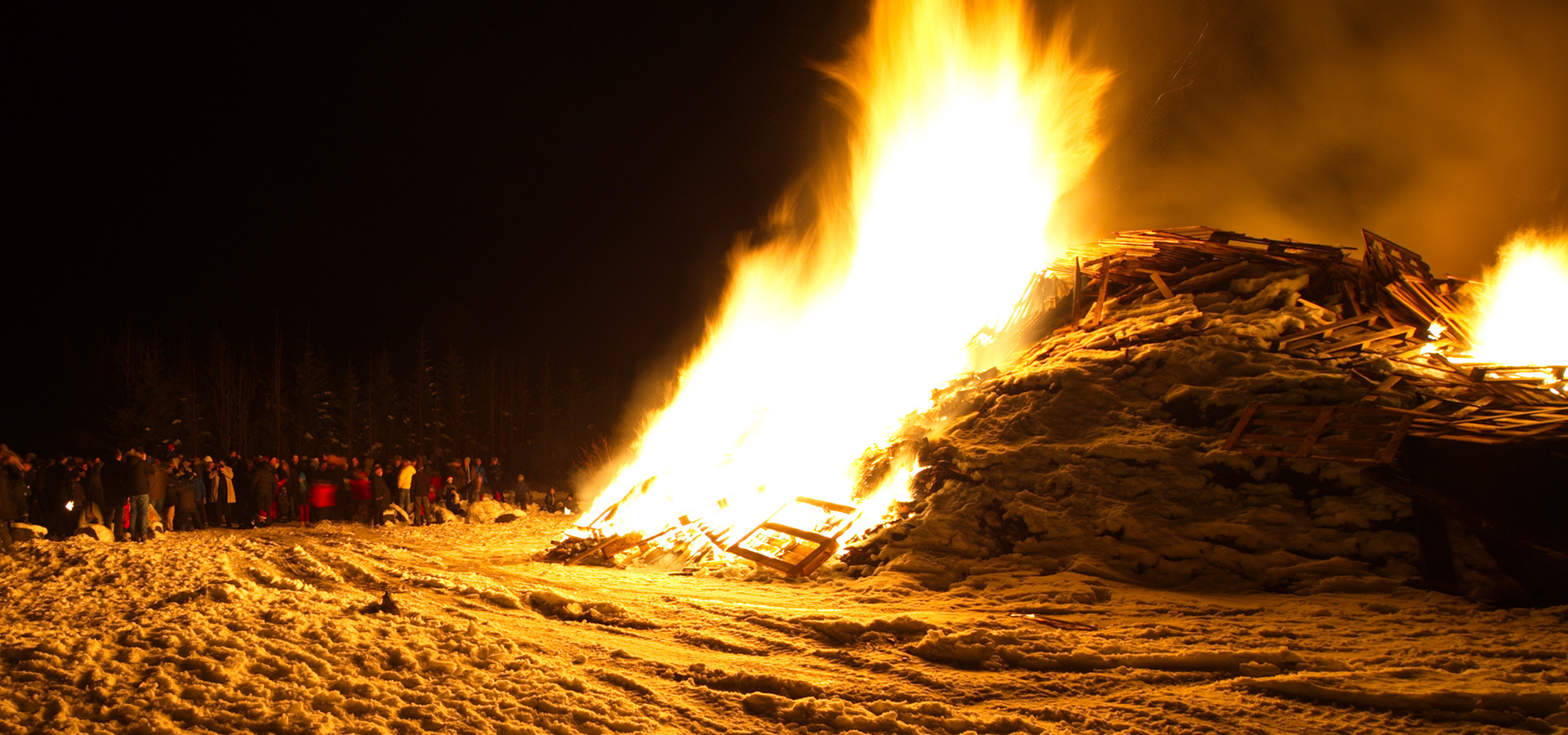 New Year&#039;s Eve Bonfire Tour of Reykjavik | Guide to Iceland