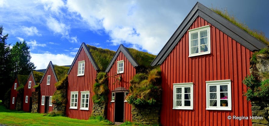 아이슬란드 북부의 잔디 주택 뷔스타르페들