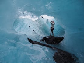 在这个冰岛3小时的冰川徒步项目中您将有多个机会停留拍照