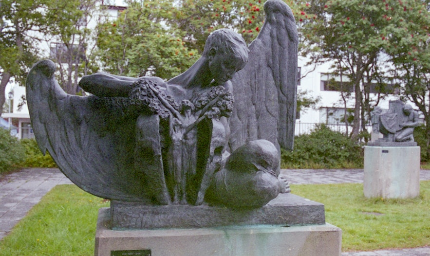 Einar Jonsson雕塑公园位于冰岛首都市中心