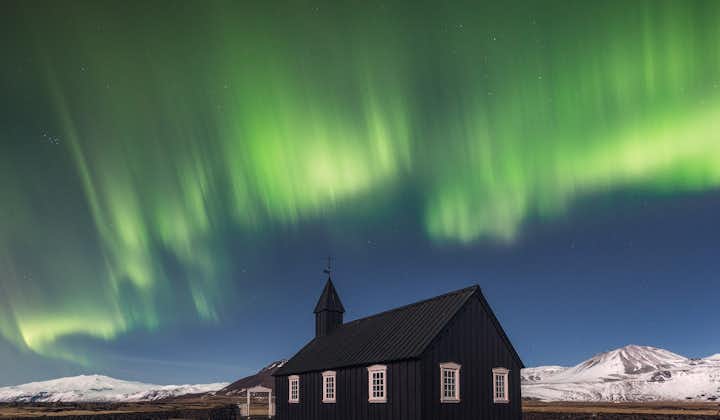 Słabo zaludniony półwysep Snaefellsnes w zachodniej Islandii doskonale nadaje się do polowań na zorzę polarną.